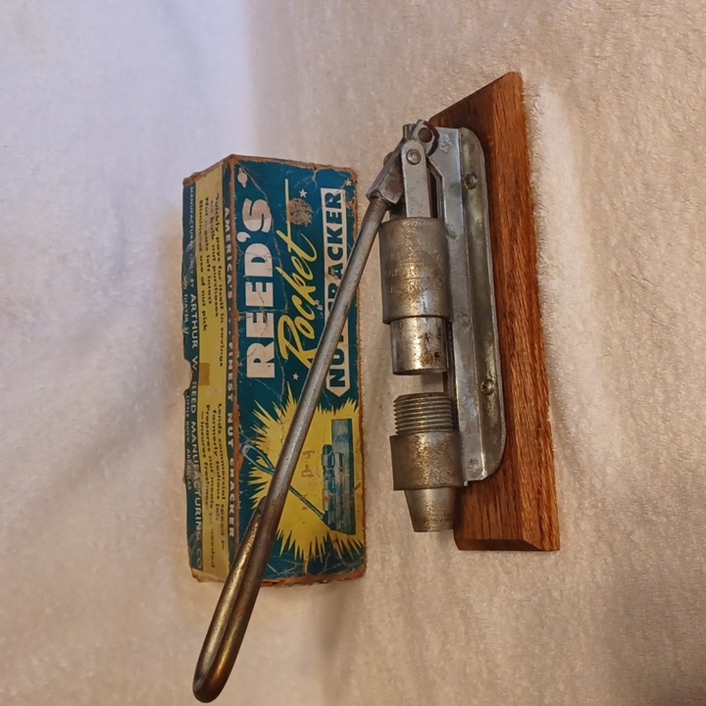 Reed's Rocket nut cracker, fast nut cracker
